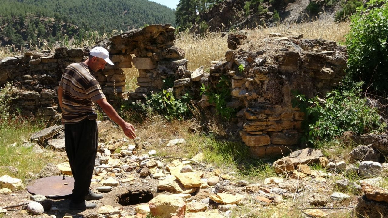 Bu kuyuya yaklaşan ölüyor! - Sayfa 6