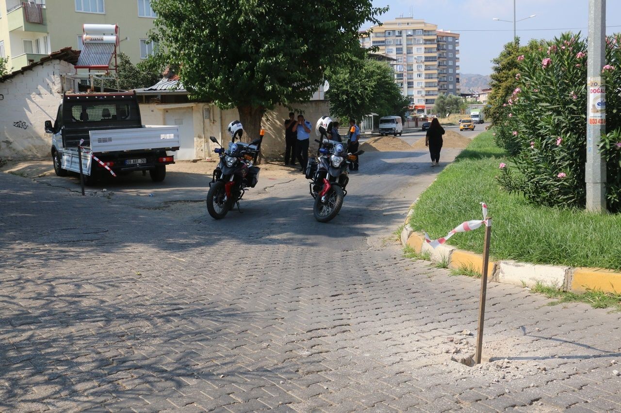 Yolu, kum dökerek trafiğe kapattı - Sayfa 4