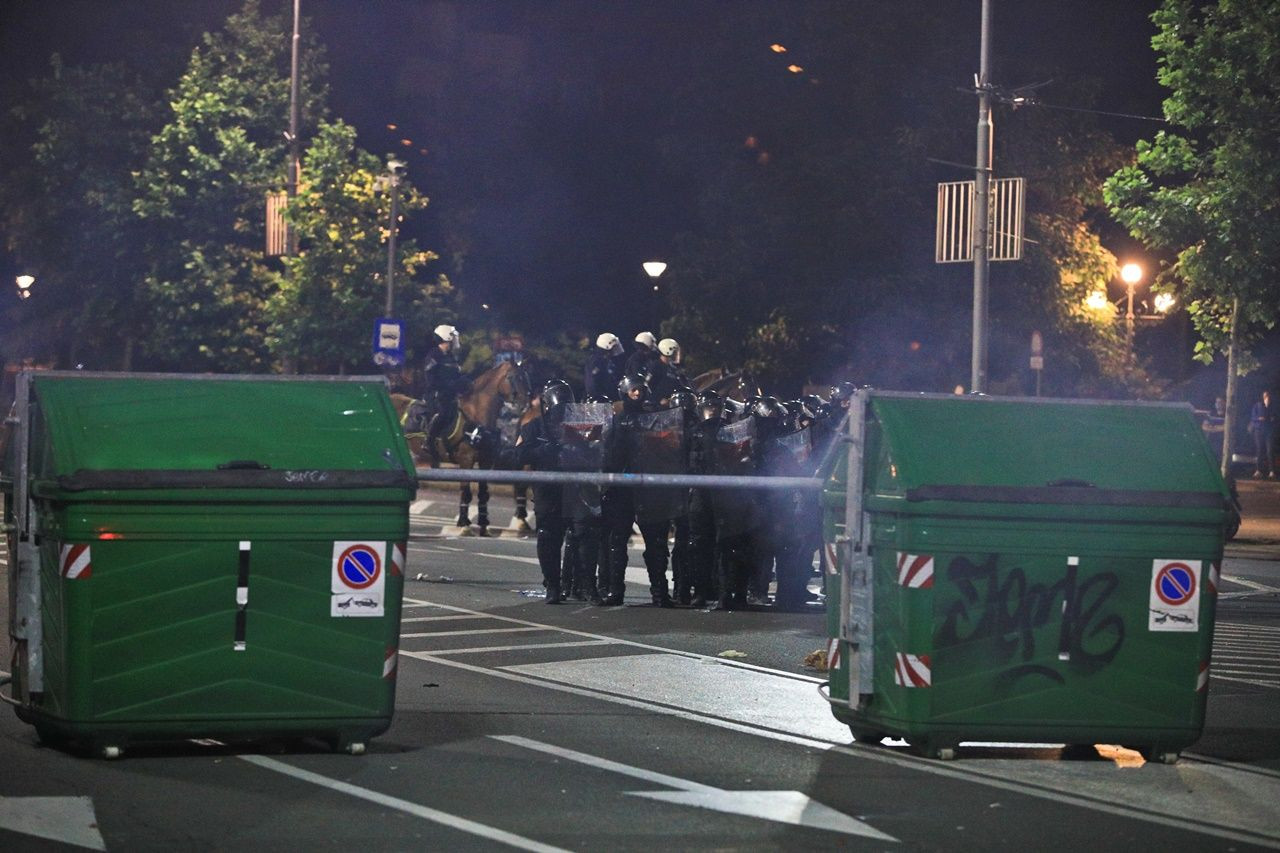 Sokağa çıkma yasağı ilanı ülkeyi karıştırdı - Sayfa 12