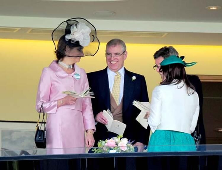 'İyi parça değil mi' deyip onu gösterdi - Sayfa 21