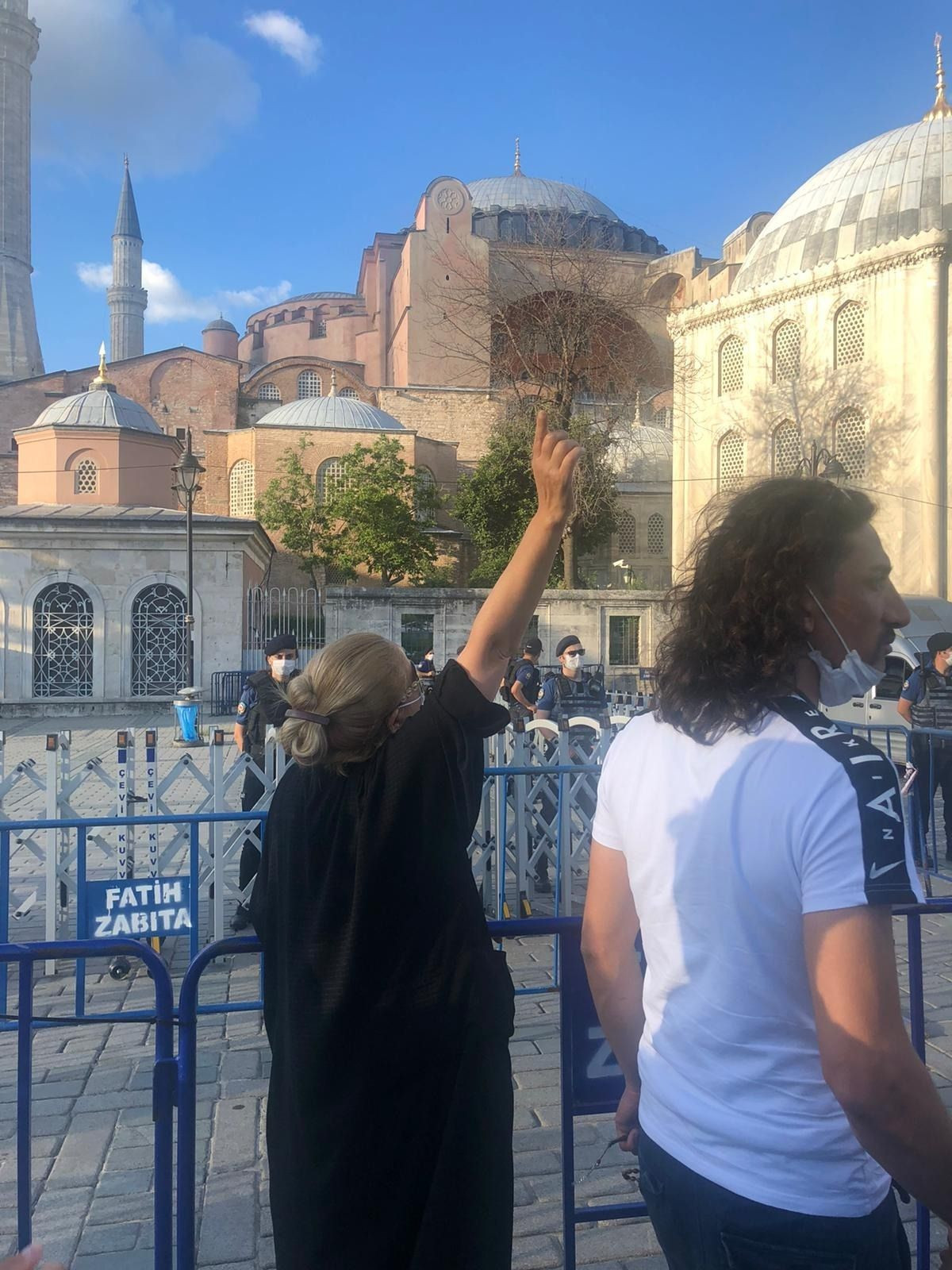 Ayasofya önündeki sarışın kadının sırrı - Sayfa 6
