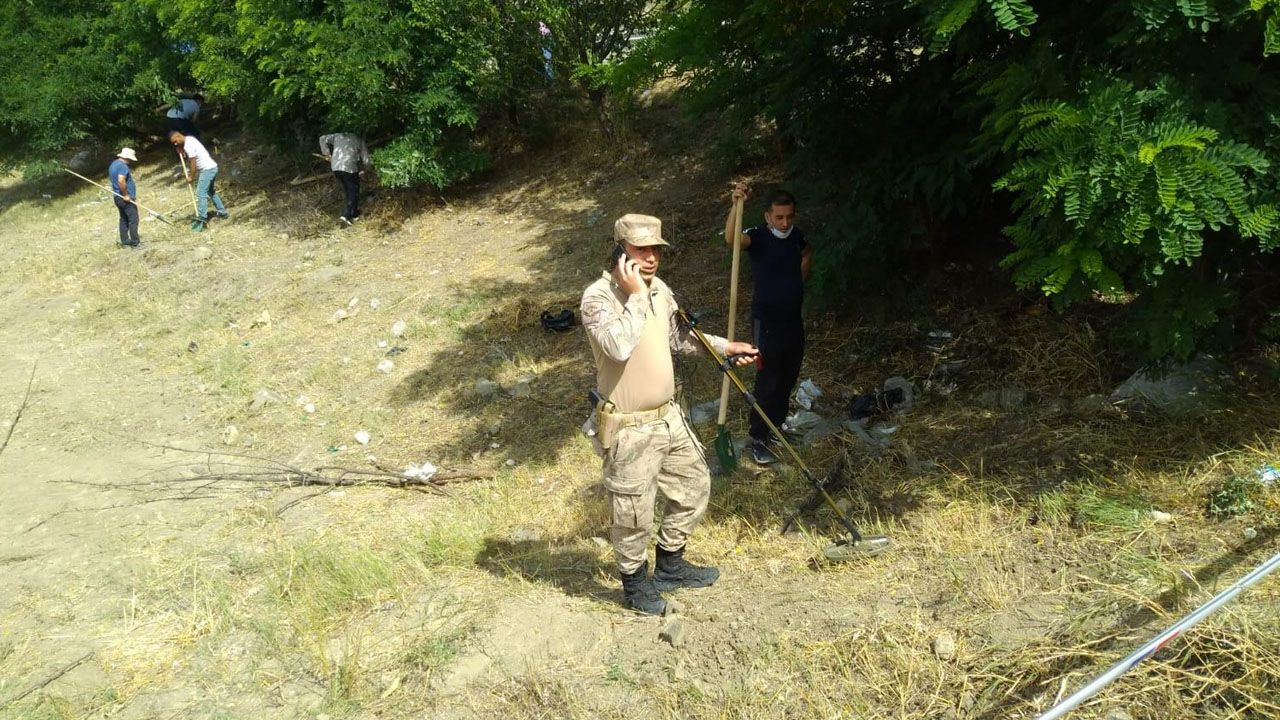 Asker dedektörle altın aradı! - Sayfa 6