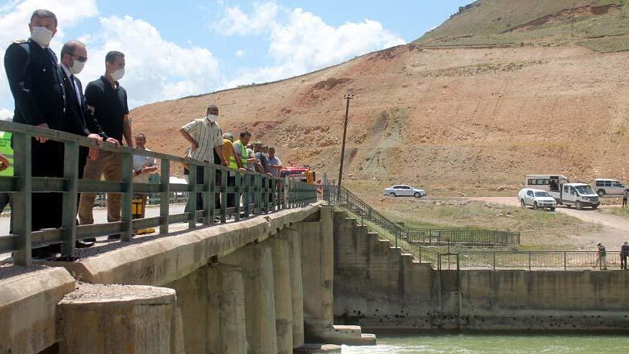 Bayburt'ta virajı alamayan cip nehre devrildi: 6 yaralı - Sayfa 6