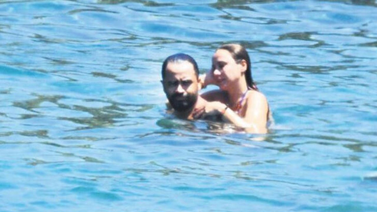 Burçin Terzioğlu halk plajında görüntülendi - Sayfa 5