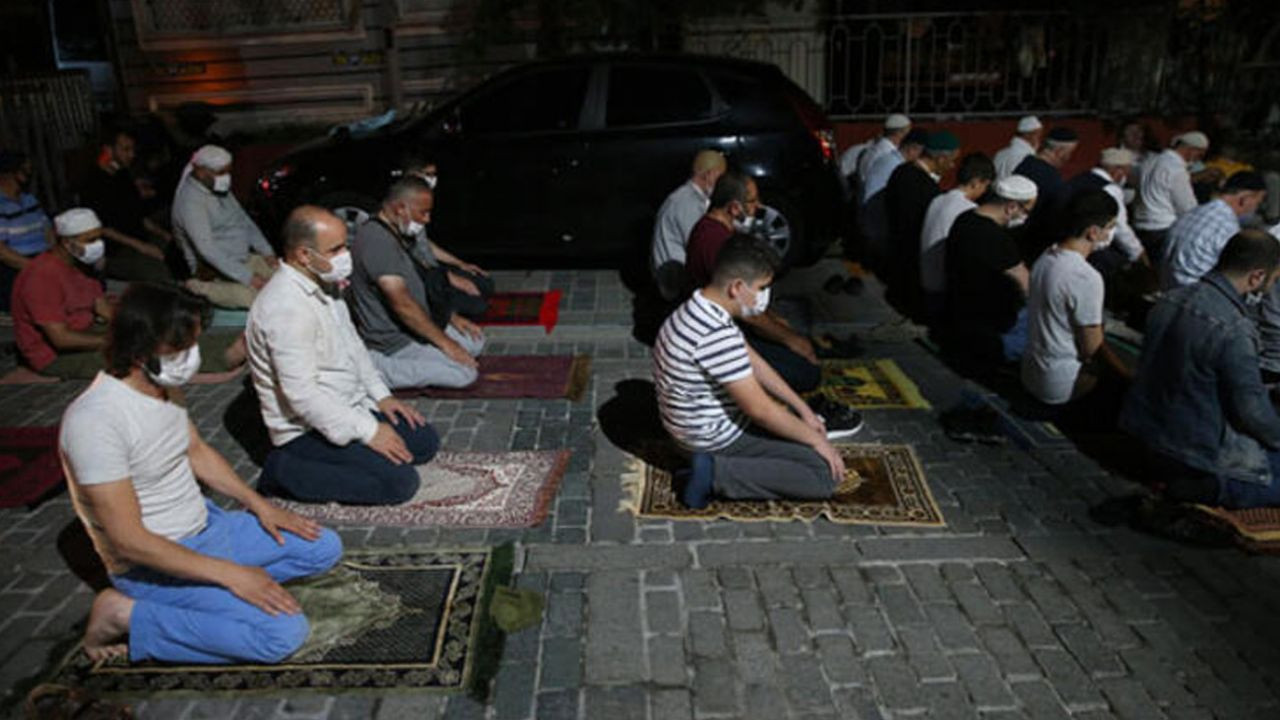 Ayasofya'da kılınan ilk Cuma namazı dünya basınında da manşetlerde - Sayfa 19
