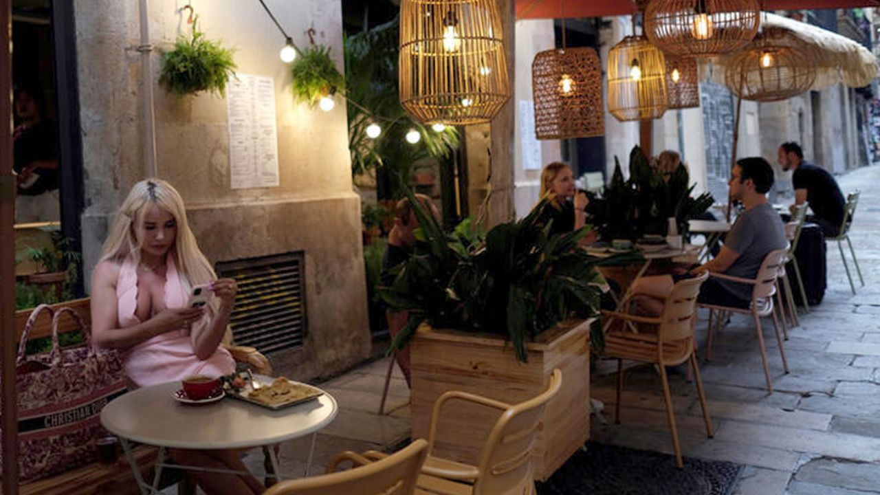 İngiltere İspanya'yı güvenli ülkeler listesinden çıkardı - Sayfa 12