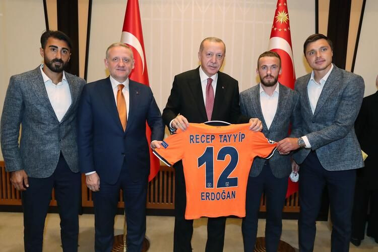 Erdoğan şampiyon Başakşehir'i kabul etti - Sayfa 16