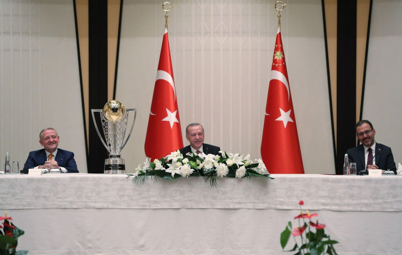 Erdoğan şampiyon Başakşehir'i kabul etti - Sayfa 5