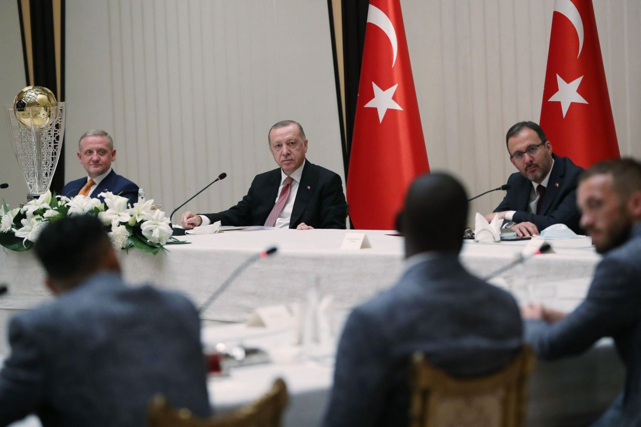 Erdoğan şampiyon Başakşehir'i kabul etti - Sayfa 6