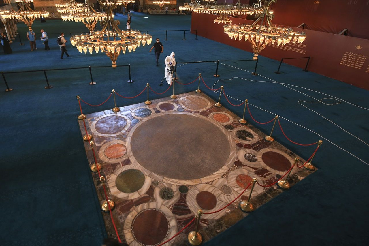 Ayasofya, bayram namazı için hazırlanıyor - Sayfa 8