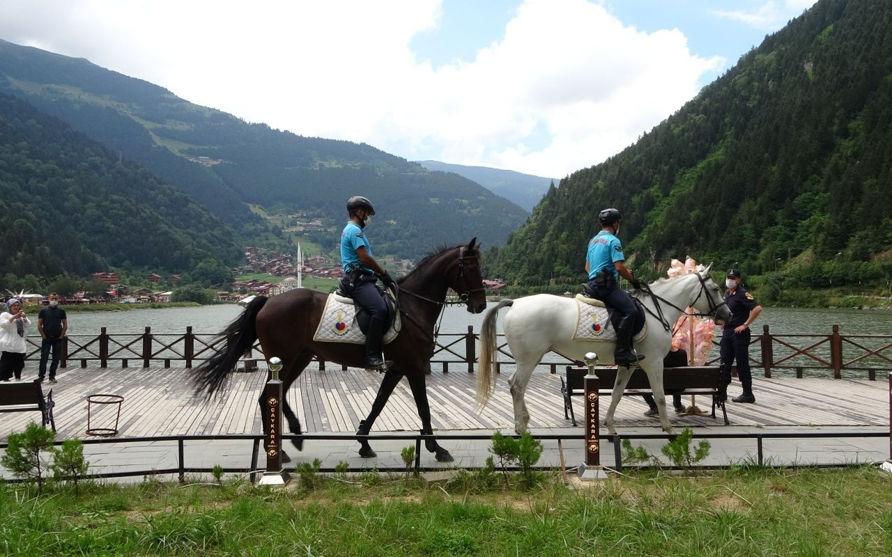 Atlı jandarmalar Uzungöl'de göreve başladı - Sayfa 12