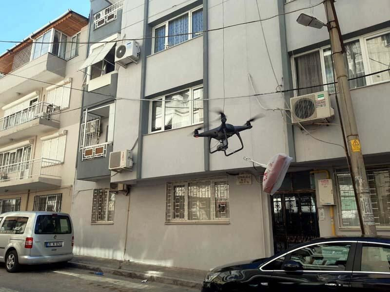 Sosyal mesafeye dikkat çekmek için kurban etini 'drone'la gönderdi - Sayfa 7