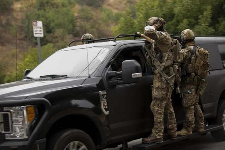 Ağır silahların olduğu malikaneyi böyle bastılar - Sayfa 5