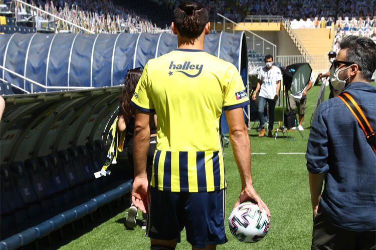 Fenerbahçe'nin yeni formaları satışa sunuldu - Sayfa 12