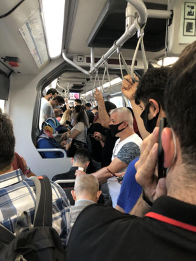 Toplu ulaşımda kalabalık endişelendiriyor... Kademeli mesai uyarısı! - Sayfa 5