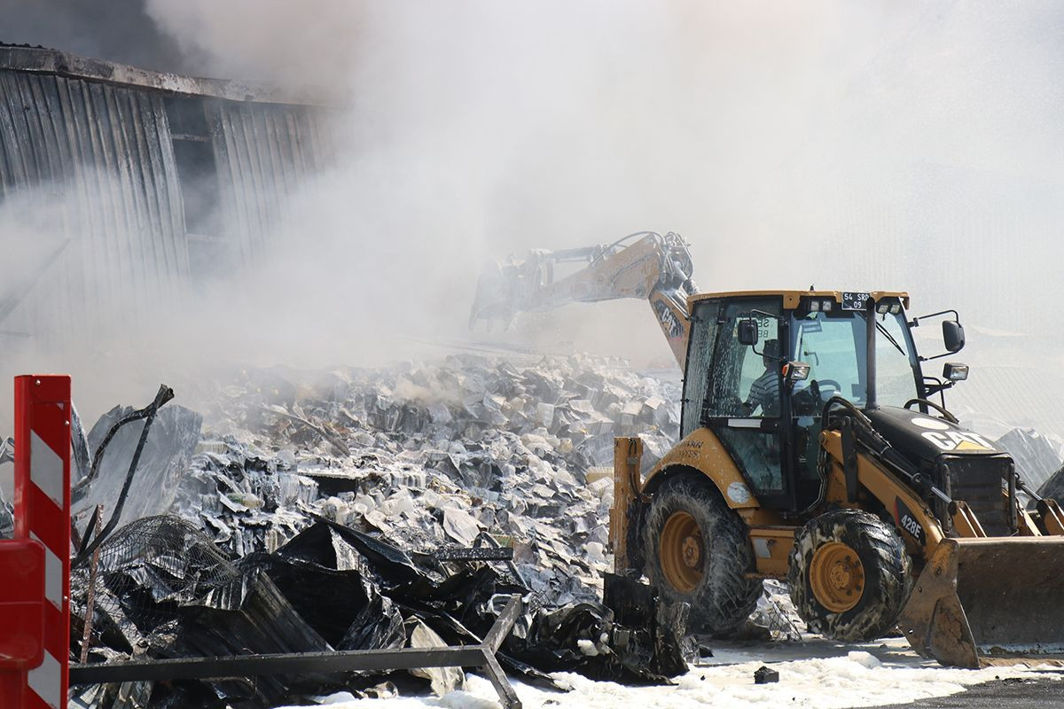 Kaynak sırasında çıktı! Süpermarketin deposunu küle çevirdi - Sayfa 19