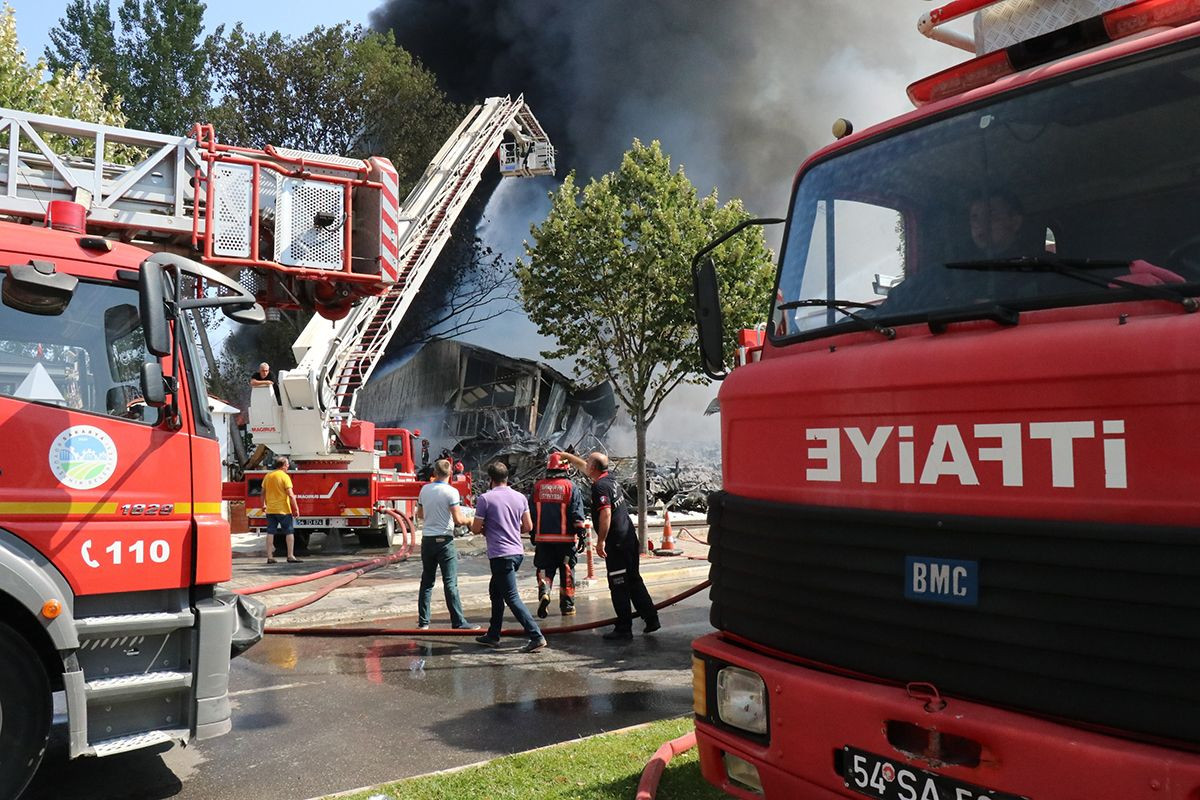 Kaynak sırasında çıktı! Süpermarketin deposunu küle çevirdi - Sayfa 21