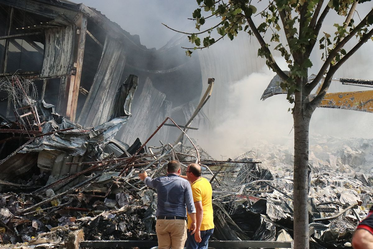 Kaynak sırasında çıktı! Süpermarketin deposunu küle çevirdi - Sayfa 23