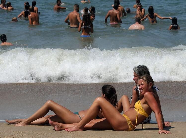 Koronavirüs salgınının yeni merkezi çıplaklar kampı! - Sayfa 10