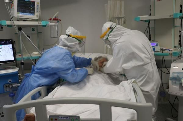 Yoğun bakımda 'koronavirüs' mücadelesi - Sayfa 6