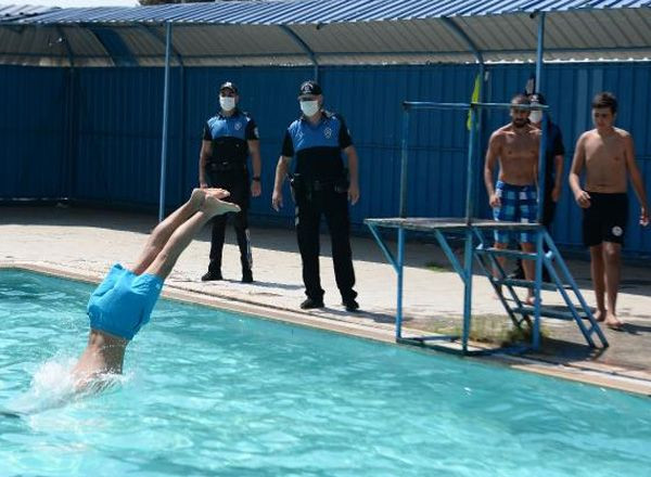 Polis, sulama kanalında yüzen gençleri havuza götürdü - Sayfa 5