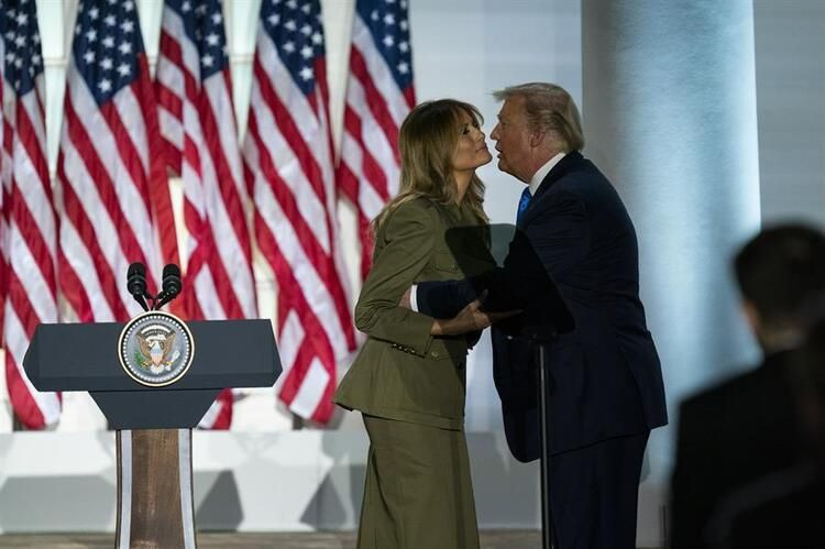 Melania'nın canlı yayındaki hareketi ABD'de bomba etkisi yarattı! - Sayfa 5