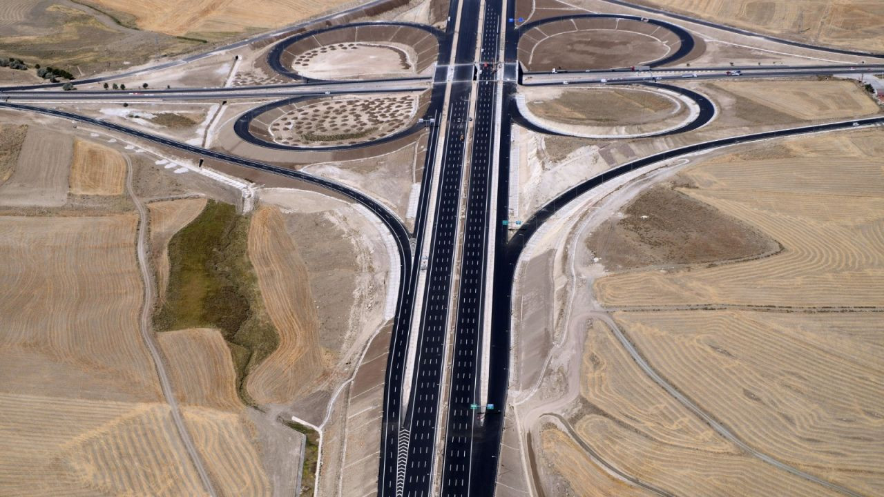 Ankara-Niğde Otoyolu 4 Eylül Cuma günü hizmete açılıyor! O yol 2 saat 22 dakikaya düştü... - Sayfa 15