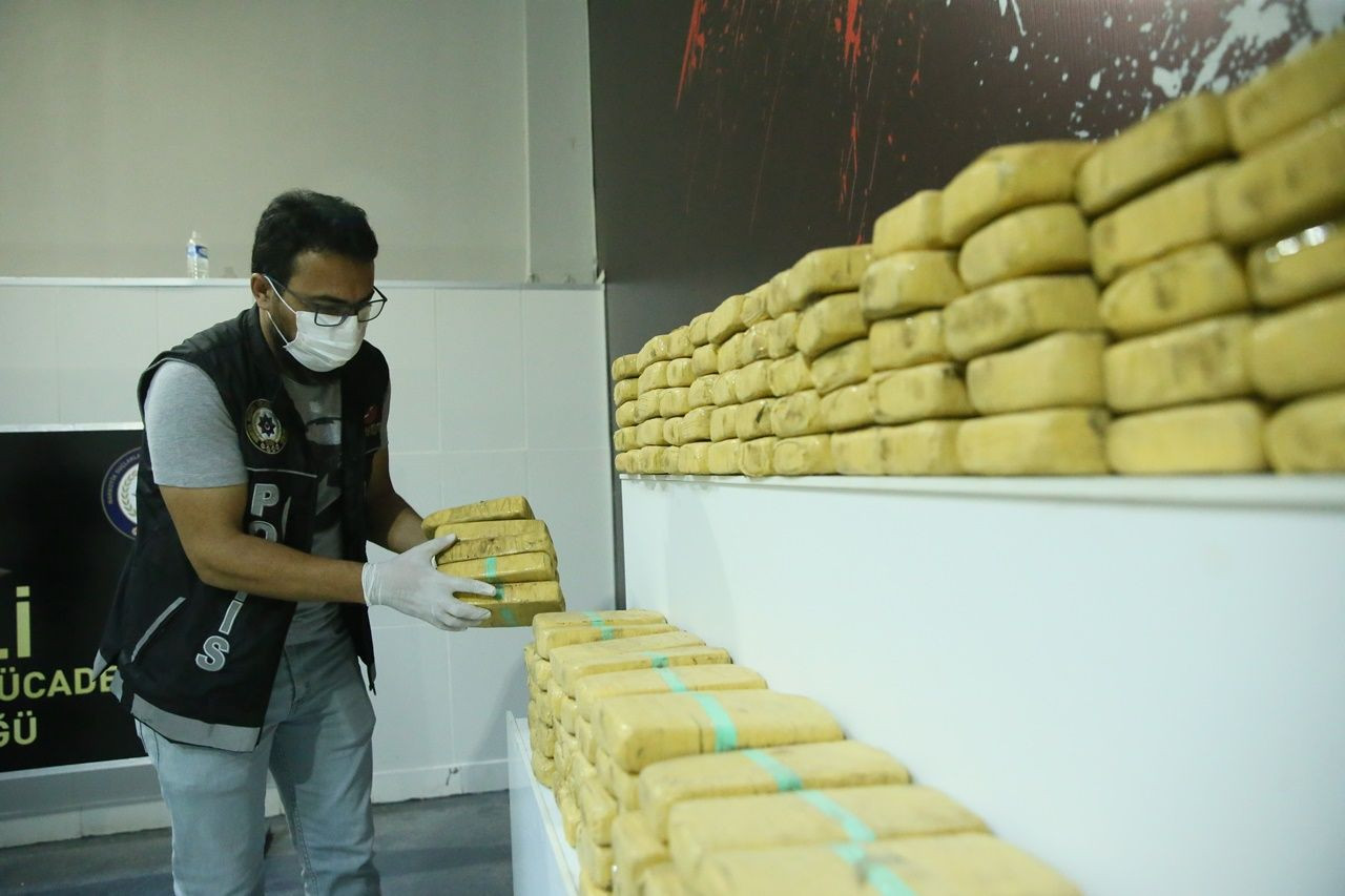 TIR dorsesinde 132 kilogram eroin yakalandı - Sayfa 8