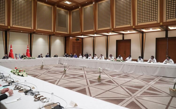 Erdoğan, Trabzonspor yönetimi ve futbolcularını kabul etti - Sayfa 11