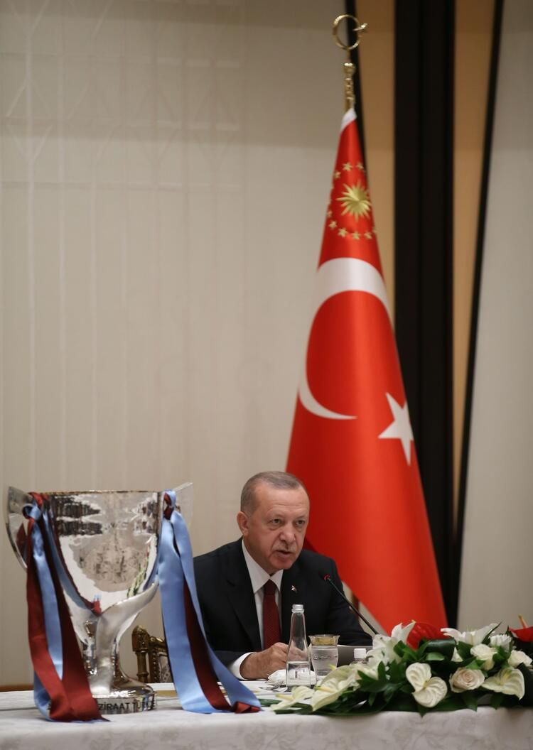 Erdoğan, Trabzonspor yönetimi ve futbolcularını kabul etti - Sayfa 15