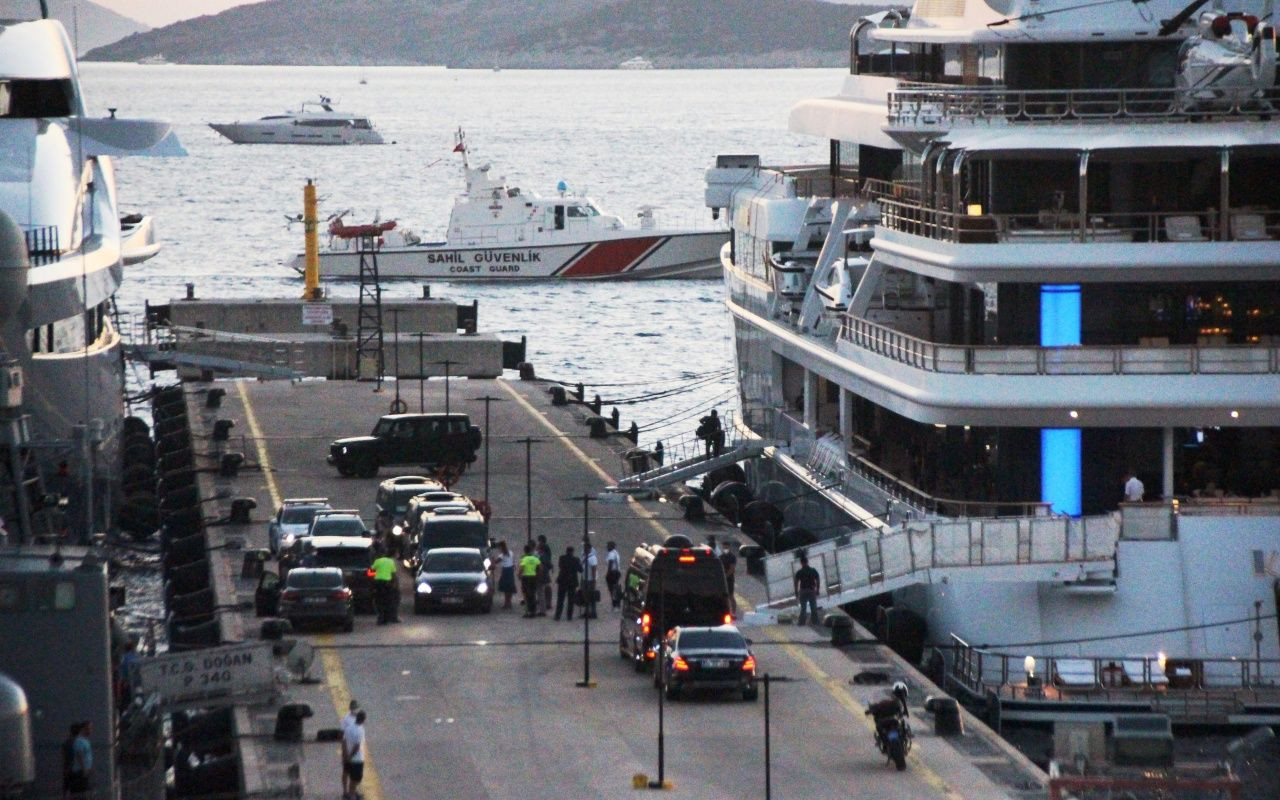 İki kamyon eşya ve 500 valizle geldiler! İndirmesi saatler sürdü - Sayfa 16