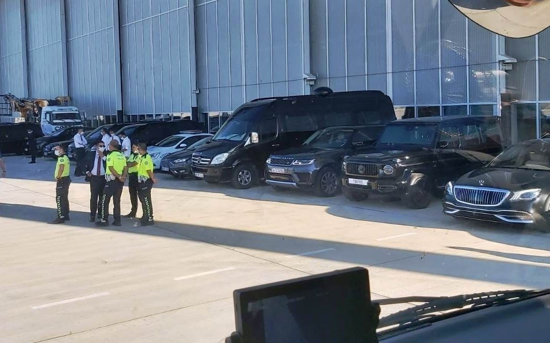 İki kamyon eşya ve 500 valizle geldiler! İndirmesi saatler sürdü - Sayfa 6