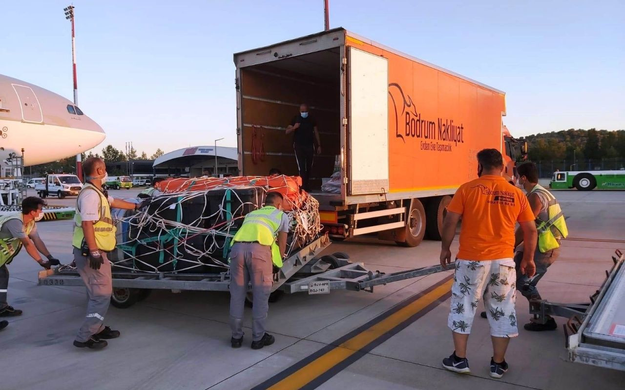 İki kamyon eşya ve 500 valizle geldiler! İndirmesi saatler sürdü - Sayfa 8