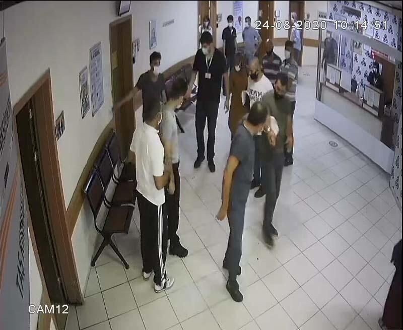 Tartıştığı doktor kapıyı üzerine kapattı... 2 parmağı koptu! - Sayfa 6