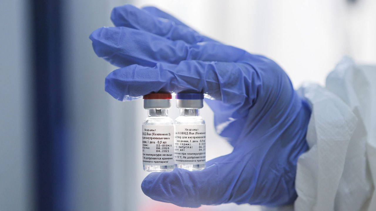 Türk bilim insanı Uğur Şahin koronavirüs aşısı için tarih verdi! - Sayfa 6