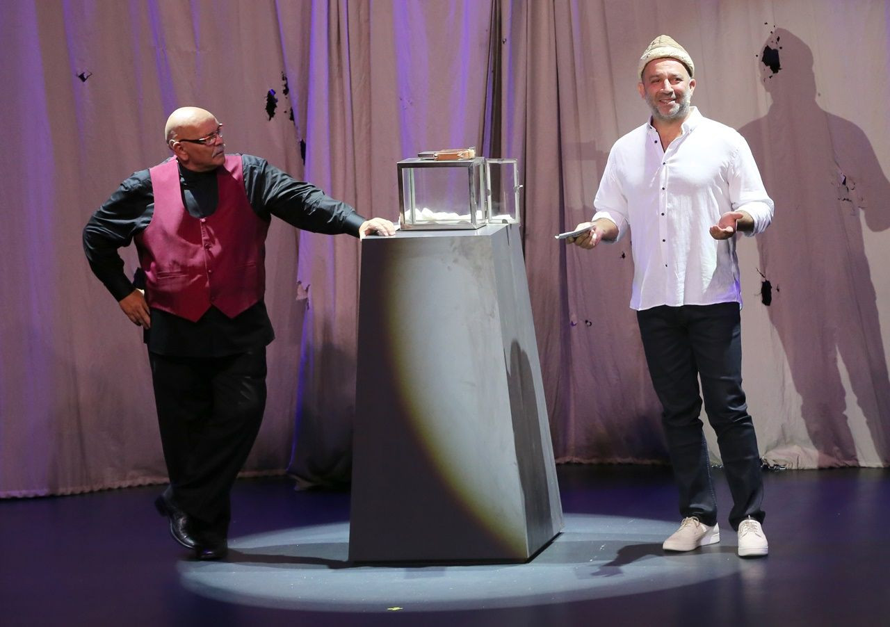 Rasim Öztekin, Kel Hasan Efendi'nin kavuğunu Şevket Çoruh'a devretti - Sayfa 10