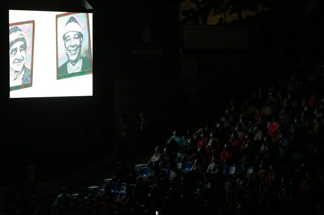 Rasim Öztekin, Kel Hasan Efendi'nin kavuğunu Şevket Çoruh'a devretti - Sayfa 12