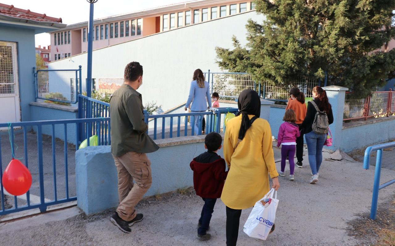 Minikler okulun yolunu tuttu - Sayfa 6