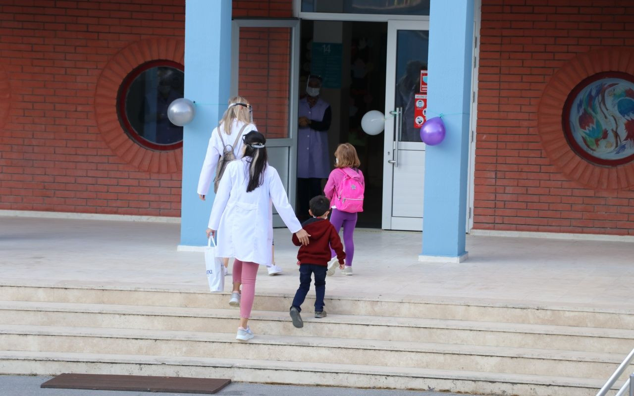 Minikler okulun yolunu tuttu - Sayfa 9