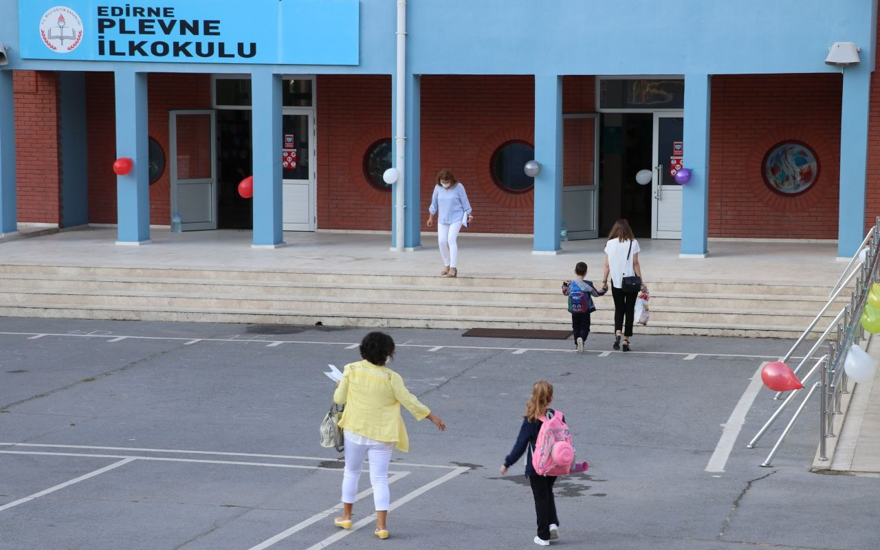 Minikler okulun yolunu tuttu - Sayfa 8