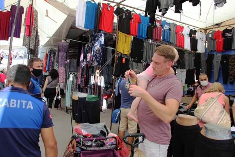 Sosyete pazarında zabıta, 'maskesiz'leri uyarmaktan yoruldu - Sayfa 11