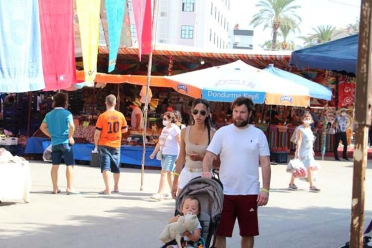 Sosyete pazarında zabıta, 'maskesiz'leri uyarmaktan yoruldu - Sayfa 7