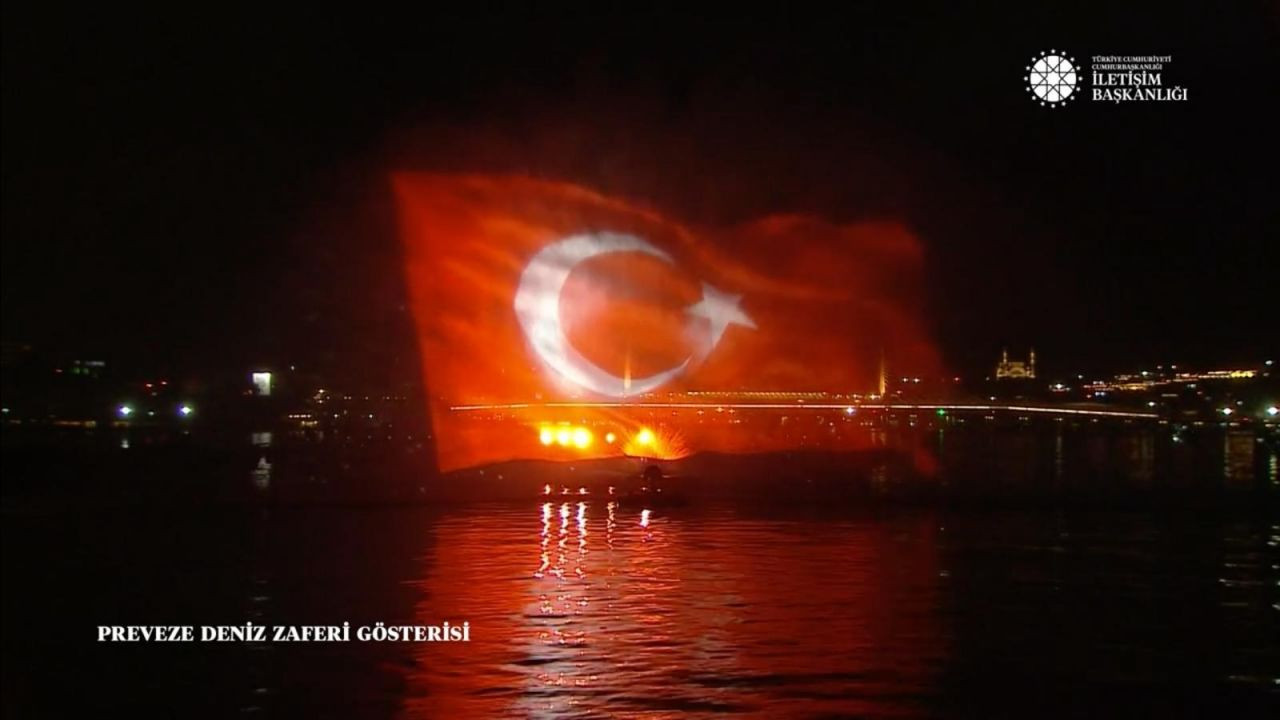 Haliç'te Preveze Deniz Zaferi temalı hologram gösterisi - Sayfa 7