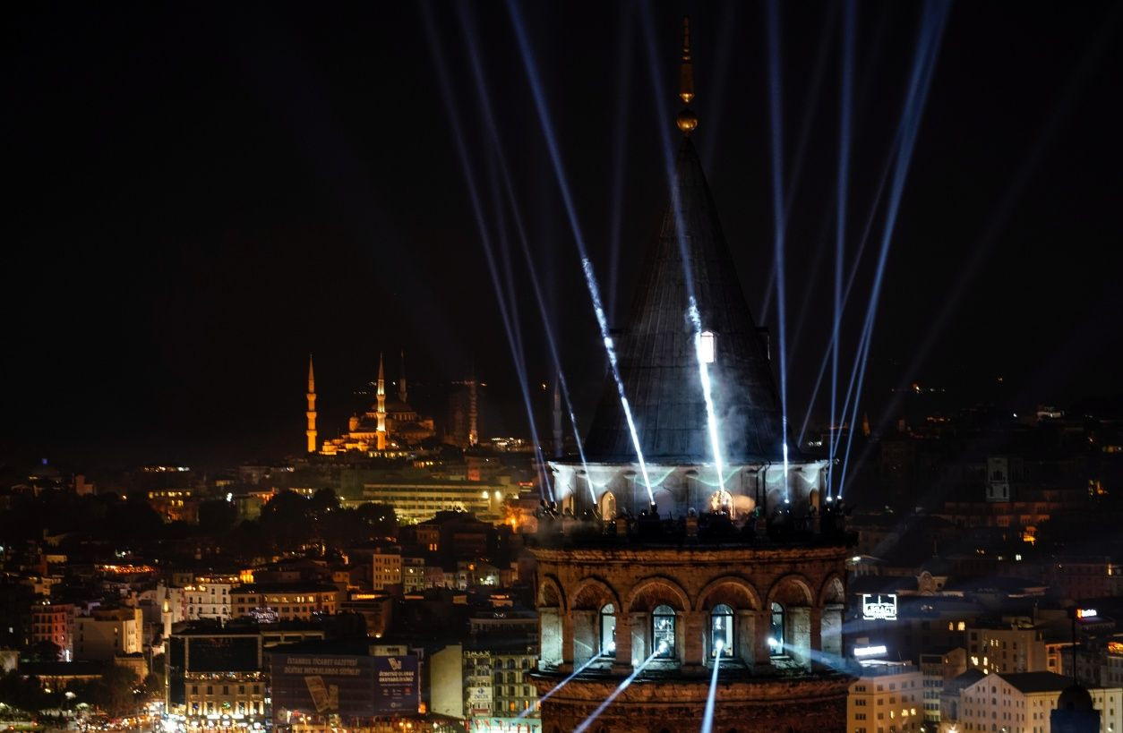 Galata Kulesi muhteşem bir şovla yeniden açıldı - Sayfa 17