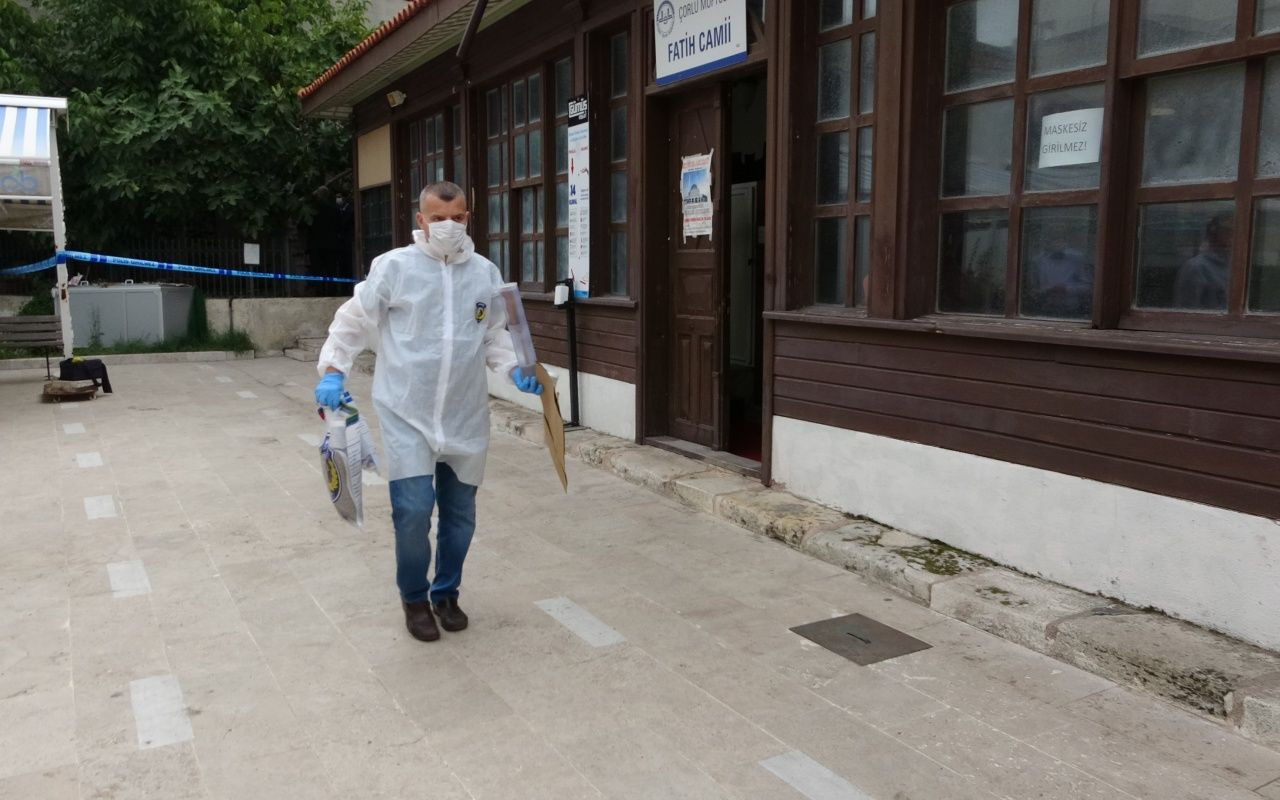 Cami avlusunda sırtından bıçaklandı - Sayfa 6