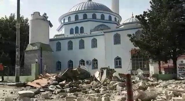 Minarenin yıkılışını böyle izlediler - Sayfa 5