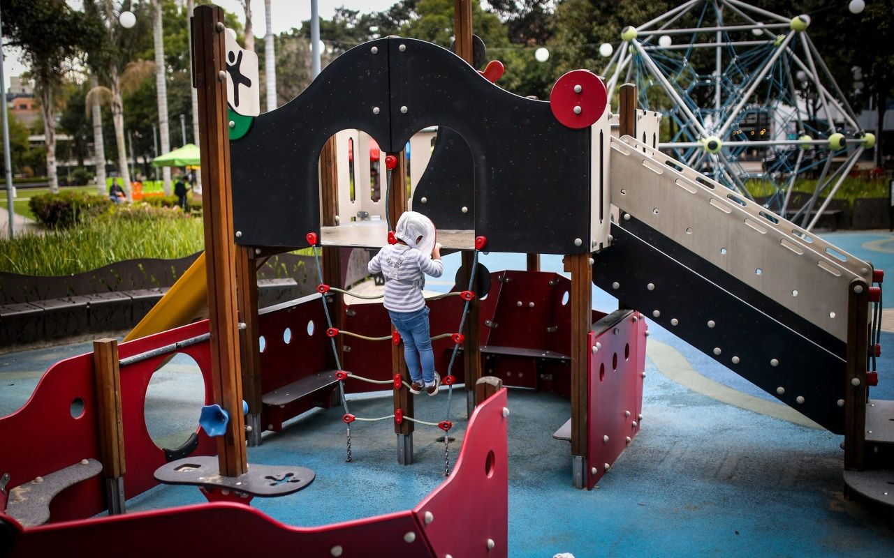 Korona kaskına en çok çocuklar sevindi - Sayfa 8