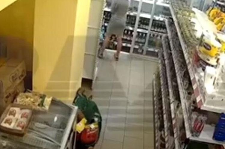 Genç kadın çaldığı ürünleri iç çamaşırına sakladı! - Sayfa 11