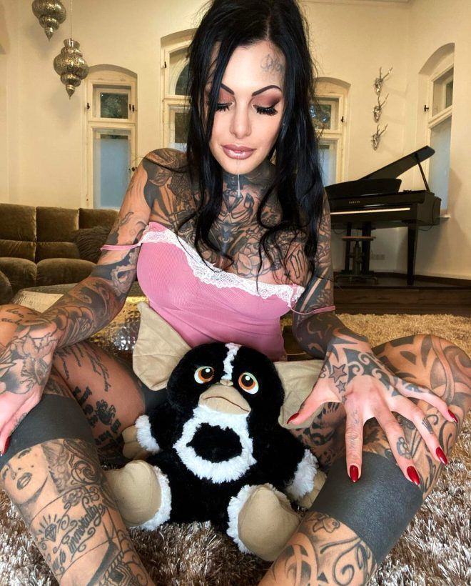 Çıplak fotoğraflarını satan modeli şaşırtan talep! - Sayfa 10