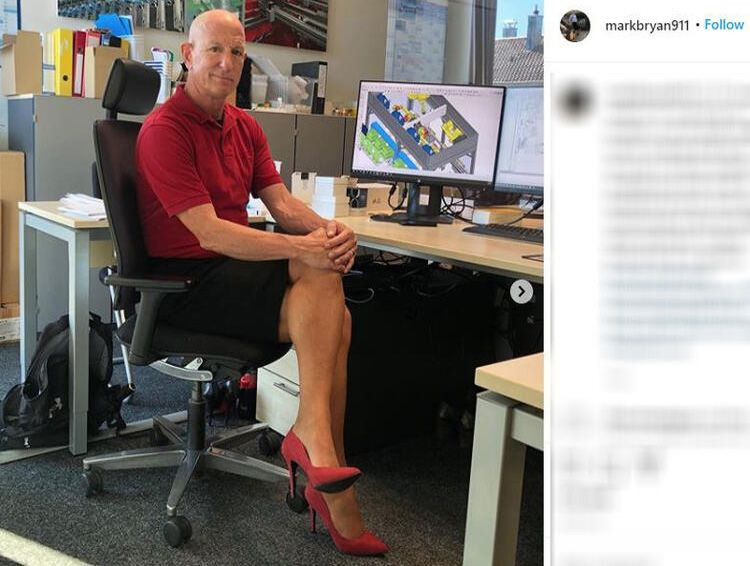 Topuklu ayakkabı ve etek giyerek işe gidiyor! - Sayfa 11